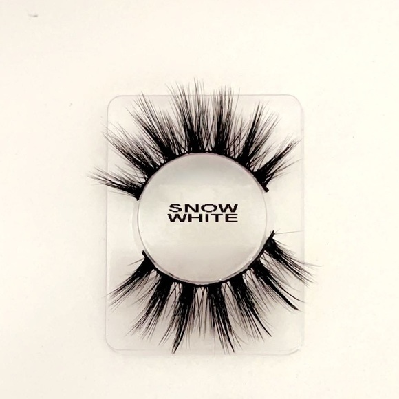 Eyelashes - Picture 6 of 11